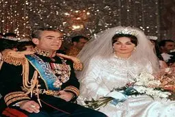 عروسی خاص و لاکچری رضاشاه در شب یلدا | لباس عروس 500 هزار دلاری فرح چه خودنمایی می‌کند! + تصاویر