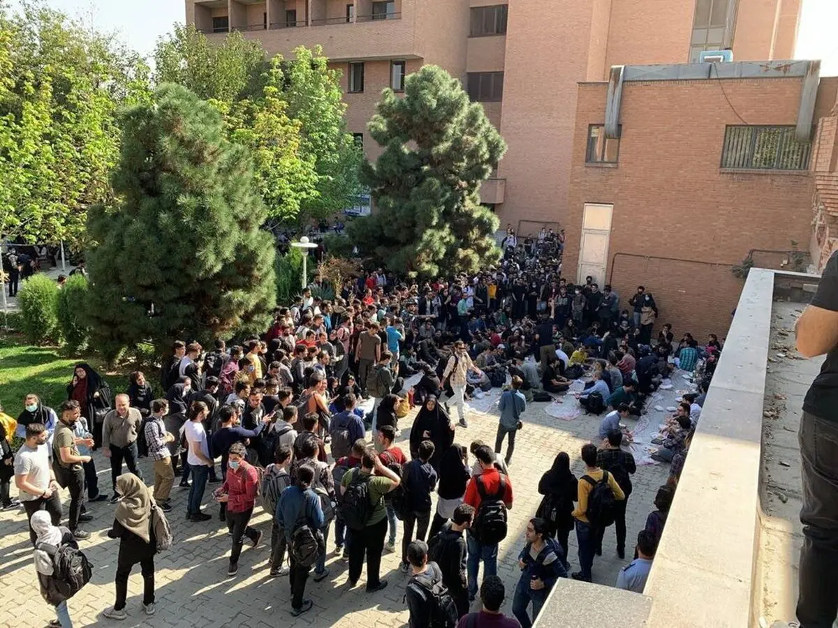 برای تخلفاتی همچون ایجاد بلوا و آشوب تنبیهات سنگینی تا سقف «اخراج دانشجو و محرومیت از تحصیل در تمام دانشگاه‌ها تا ۵ سال» درنظر گرفته شده | اکثر دانشجویانی که برای آن‌ها محکومیت صادر شده، اهل تهران نیستند !