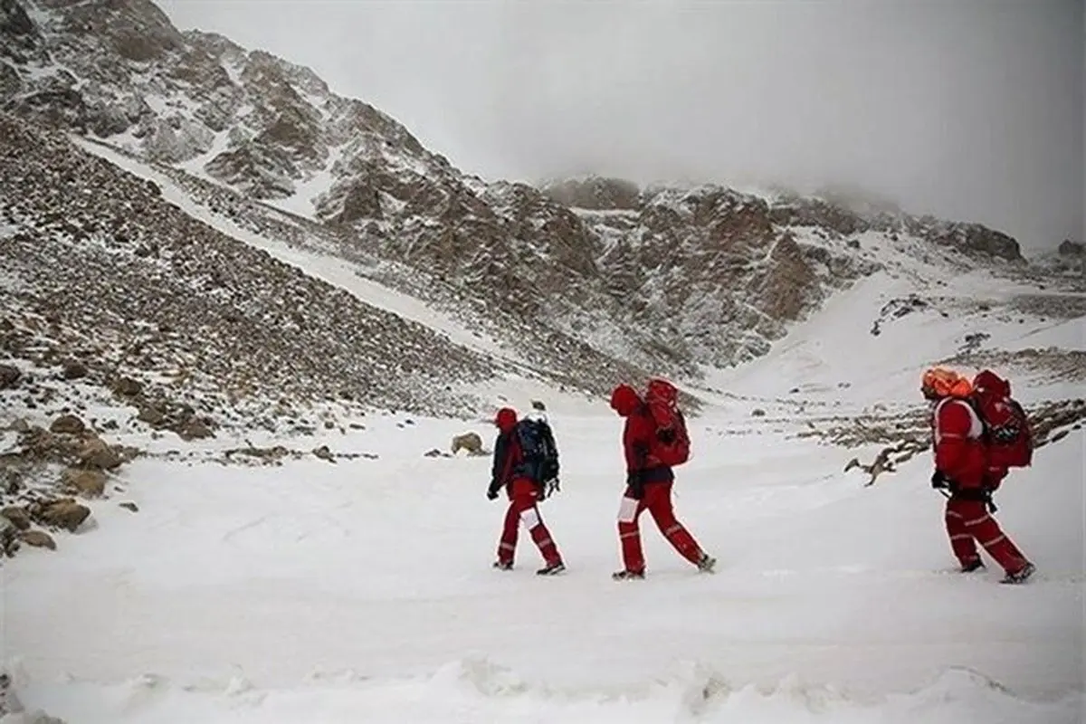 رهاسازی ۷۳ نفر گرفتار در برف منطقه تاراز