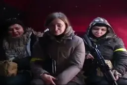 زنان مسلح اوکراین، در کنار مردان با نیروهای روسیه مبارزه می‌کنند+ویدئو