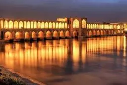 واکنش مدیر روابط عمومی وزارت میراث فرهنگی به خبر ممنوعیت آوازخوانی در پل خواجو: خبر درست نیست | چه کسی مانع آوازخواندن زیر پل خواجو شد؟