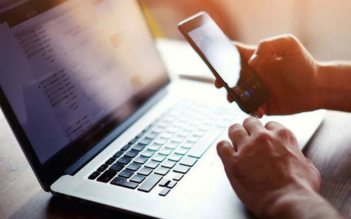 7 ترفند روانشناسی زبان بدن برای موفقیت در محل کار 