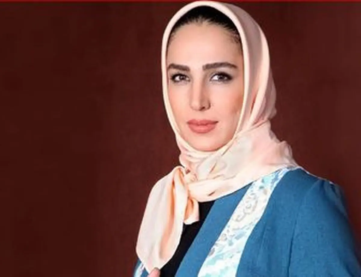 چشم انتظاری سوگل طهماسبی در کنار پنجره +عکس 