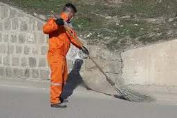 این کارگران بخش عمومی ۱۳ سال است عیدی نگرفته‌اند
