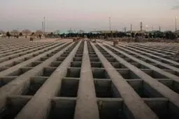 عجیب ترین قبرستان ممکن در جهان | تابوت های آویزان در این قبرستان هولناک + تصاویر