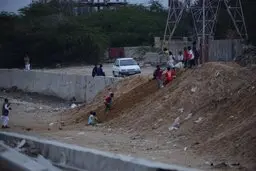 کودکان در حاشیه چابهار محروم از اینترنت 