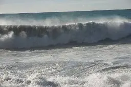 صیادان به دریا نروند، هوا خراب است