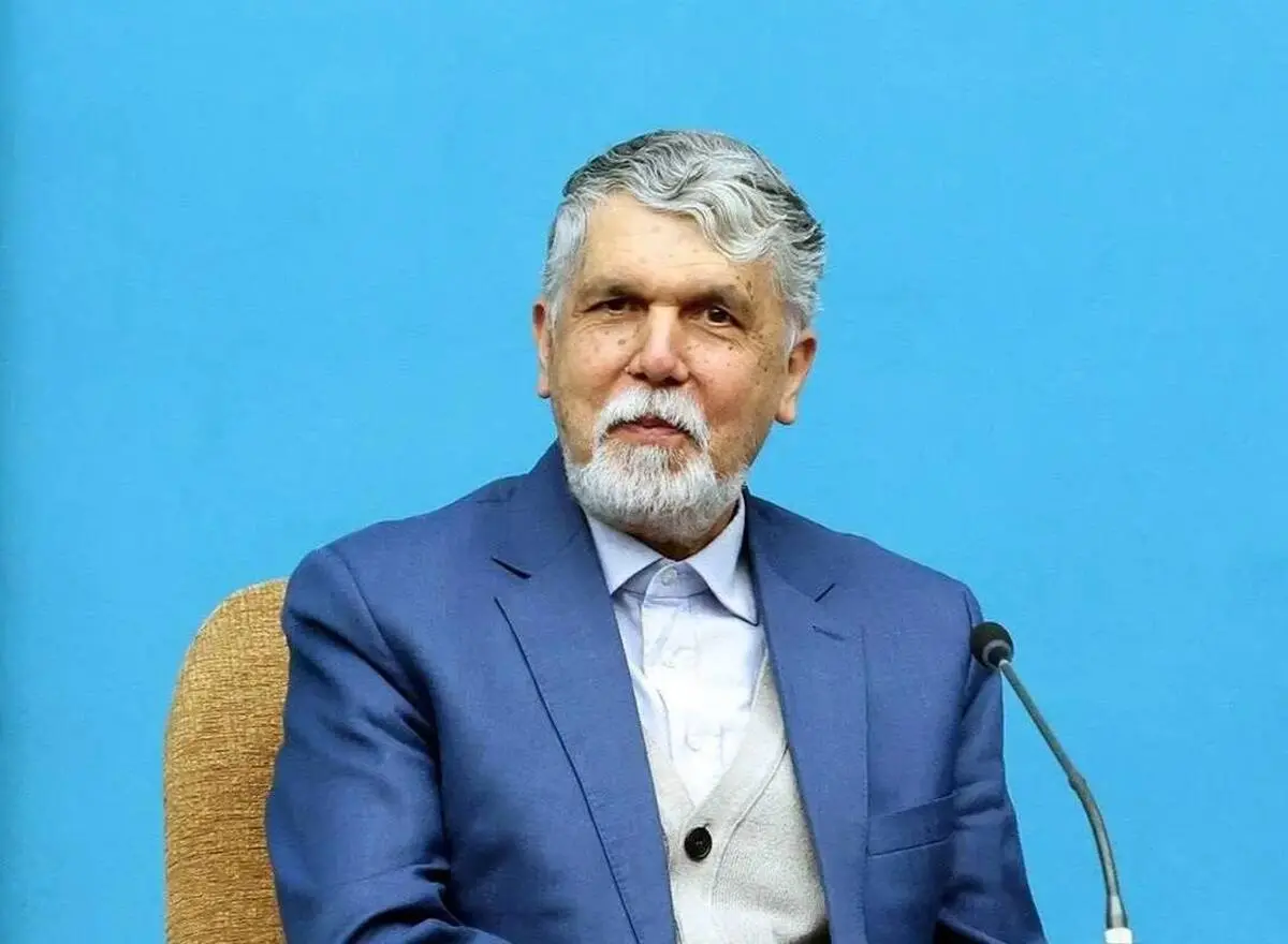وزیر فرهنگ: خطر از ایران دور نشده است | با فردای ایران بازی نکنیم