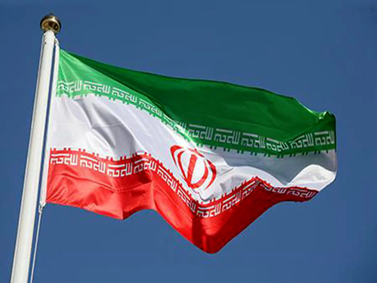 برافراشته شدن پرچم ایران در خیابان تهران شهر سئول + عکس