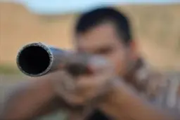 طبیعت |  شکارچیان متخلف به یک دوستدار طبیعت در دزفول آسیب رساندند