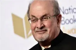 سلمان رشدی پس از ترور نابینا شد | نویسنده‌ی مرتد، بینایی یک چشمش را از دست داد 