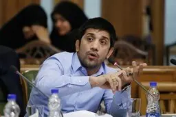 علیرضا دبیر سرمربی تیم ملی کشتی آزاد را تهدید به اخراج کرد 