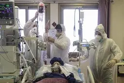 روند کاهشی مراجعات کرونایی به بیمارستان‌ها  |  با افزایش واکسیناسیون شرایط بهتر می‌شود