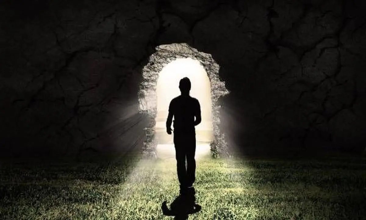 آدمی در لحظه جان دادن چه می بیند؟