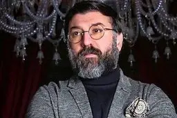  فوتبال |  علی انصاریان در قطعه‌ای کنار پدرش به خاک سپرده میشود.