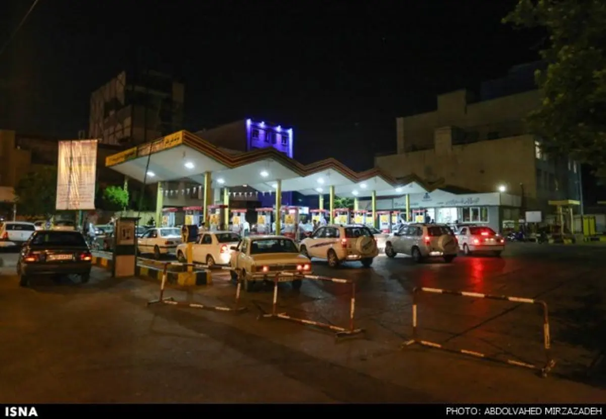 حال و روز پمپ بنزین‌های تهران در روزهای کرونایی
