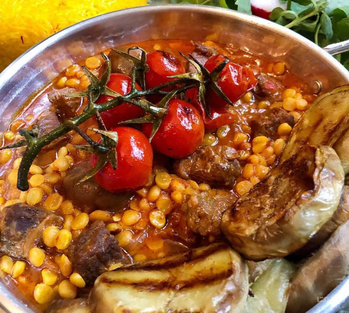  قیمه بادمجان رو تا الان اشتباه درست می‌کردی بیا تا رمز و رازشو بهت بگم | آموزش طرز تهیه قیمه بادمجان +ویدئو