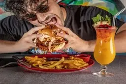 چند اشتباه خطرناک بعد از خوردن غذا