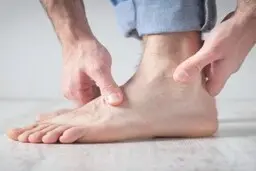 علائم دیگر مشکل قلبی همراه با بی حسی پاها