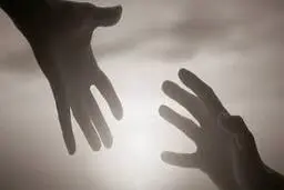 
 نجات جان دختر جوان حین خودکشی  +عکس
