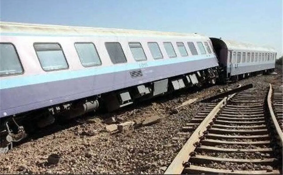 قطار مشهد به یزد از ریل خارج شد | 17 کشته و 30 مصدوم  | حال 5 مصدوم وخیم است + ویدئو 
