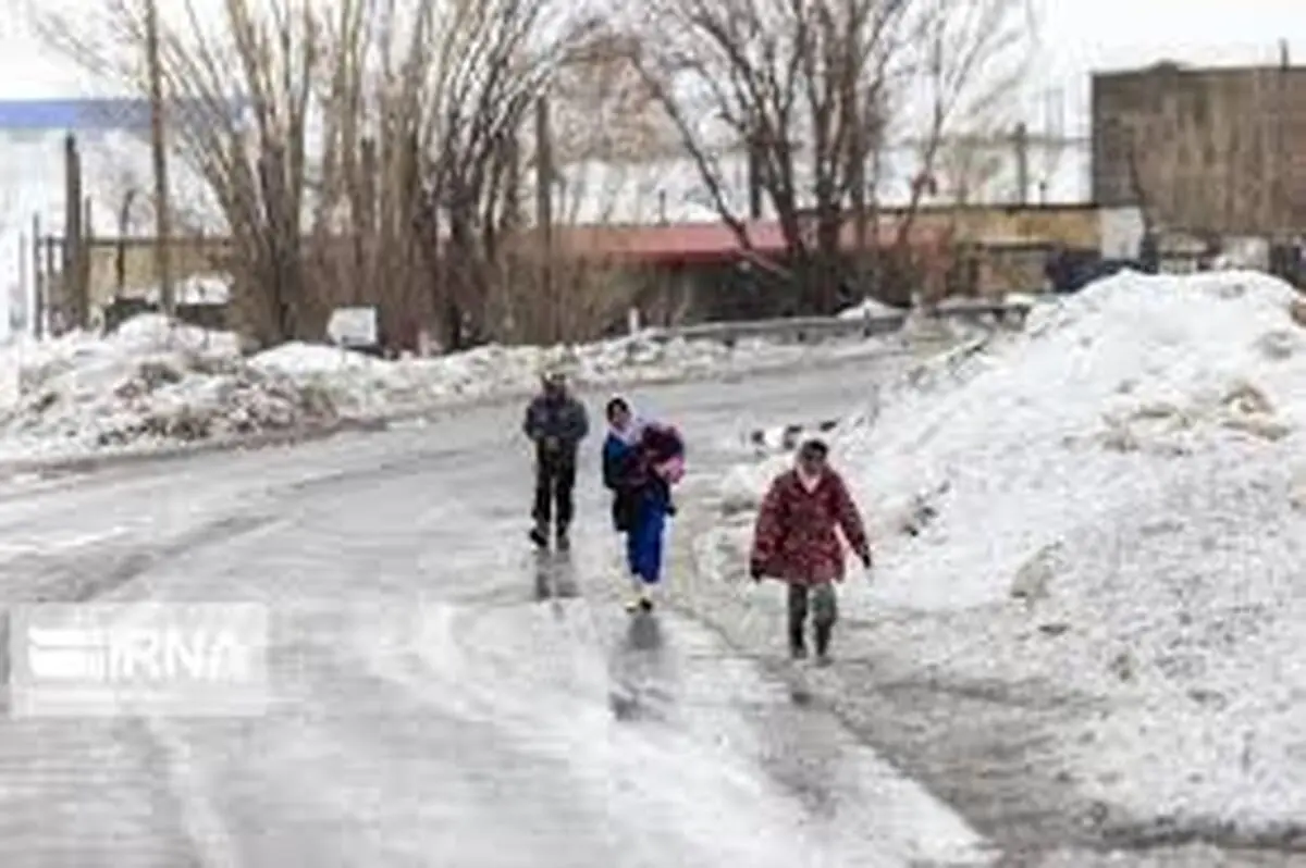 ارتفاع 2 متری برف در یکی از روستاهای گیلان 
