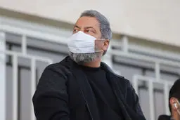 
پزشک معالج میناوند: او هوشیار، اما ریه‌هایش درگیر است / حال او نسبت به صبح روز قبل بهتر شده / آثار بهبودی در روز های آتی پدیدار خواهد شد
