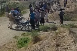  اعتراض کشاورزان کرخه به قطعی آب 