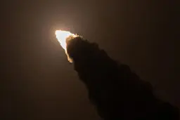 دو ماهواره علمی چین با یک موشک به فضا پرتاب شد