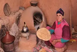 زنان جهان؛ میلیاردها ساعت کار بدون دستمزد