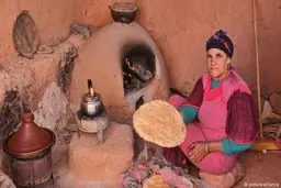 زنان جهان؛ میلیاردها ساعت کار بدون دستمزد