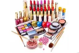 آیا وزارت صمت از لغو ممنوعیت واردات لوازم آرایشی عقب نشینی می‌کند؟