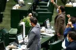 وقتی ظریف گفت مصوبه مجلس در مورد برجام را اجرا می کنیم،قالیباف نگران شد |  ترامپ و اسراییل و عربستان بعد از مصوبه مجلس، با دم شان گردو می شکنند