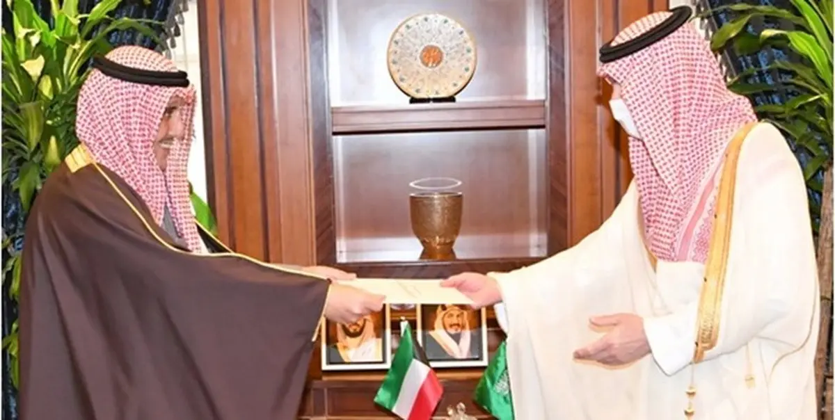
پیام مکتوب امیر کویت به شاه سعودی پیش از اجلاس شورای همکاری
