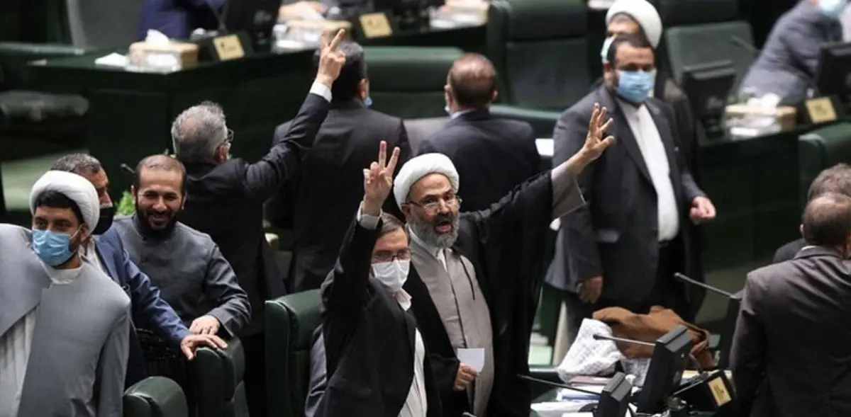 جلسه فوری در کف مجلس برای تعیین تکلیف حجاب اجباری