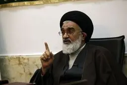  در تابلوهای تبلیغاتی سطح شهر از جمله‌های دینی و شرعی استفاده شود 