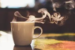 آیا نوشیدنی‌های داغ می‌توانند انسان را در برابر کووید ۱۹ ایمن کنند؟ 