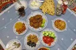  چند توصیه و راهکار برای ساعات طولانی روزه‌داری 