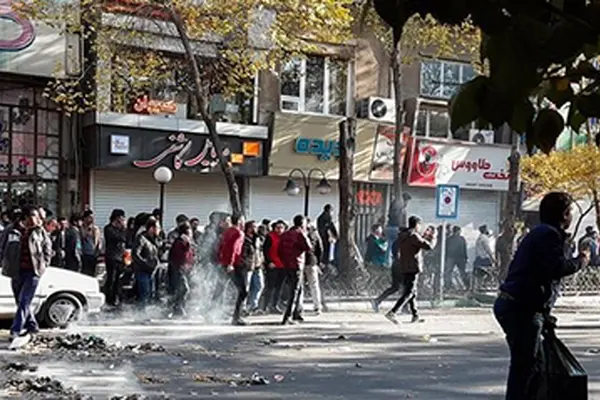 اعتراضات شبانه در قم | مردم با فریاد در خیابان‌های قم +ویدئو