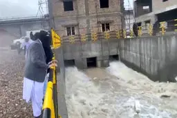 خبر آزادسازی آب هیرمند به سوی ایران از سوی طالبان صحت ندارد+فیلم 