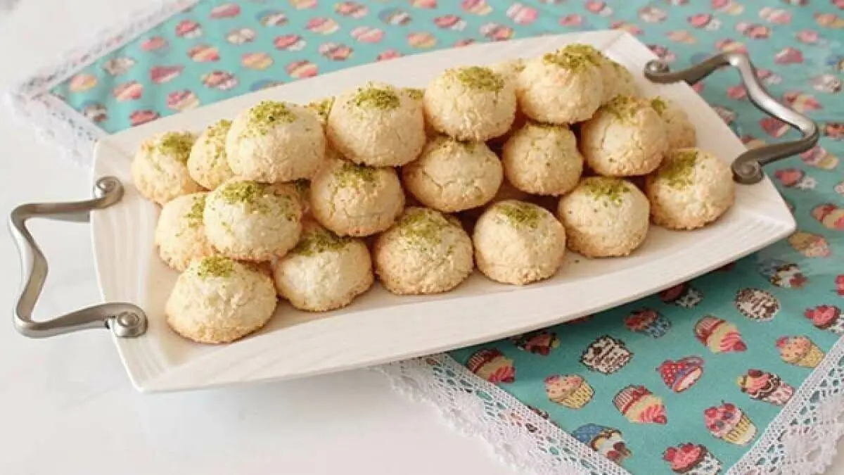 طرز تهیه شیرینی نارگیلی بازاری؛ ترد، خوش‌عطر و وسوسه‌کننده+ ویدیو 