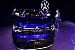 در بازار خودروهای الکتریکی رقابت فشرده‌ای با تسلا داریم ولی تسلیم نخواهیم شد 