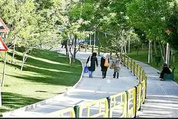 پارکها را زنانه مردانه نکرده ایم؛ برای زنان امکان فراهم کرده ایم که با بچه هایشان بازی کنند