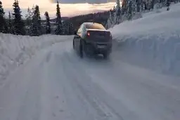 تست زمستانی اولین سدان برقی لوکس جهان 