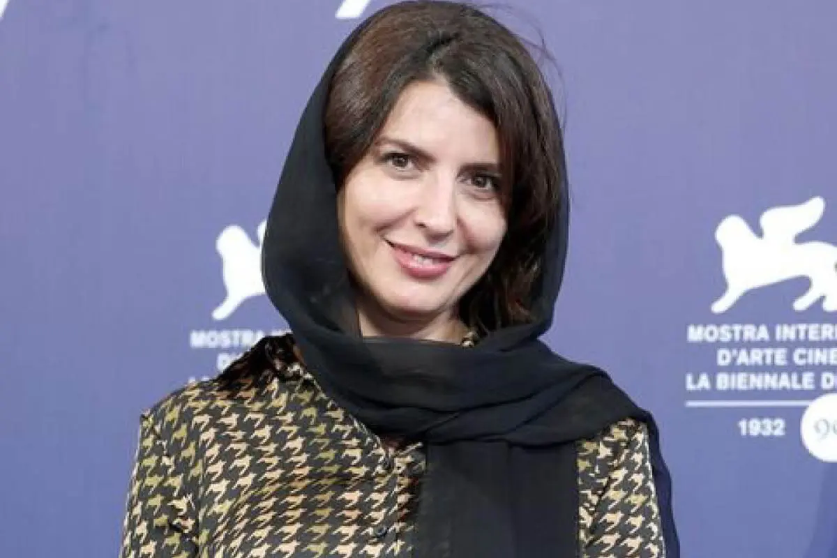 لیلا حاتمی به مشکی پوشیدن ایرانی ها در جشنواره ونیز خاتمه داد ! | استایل متفاوت لیلا حاتمی در ونیز + ویدئو