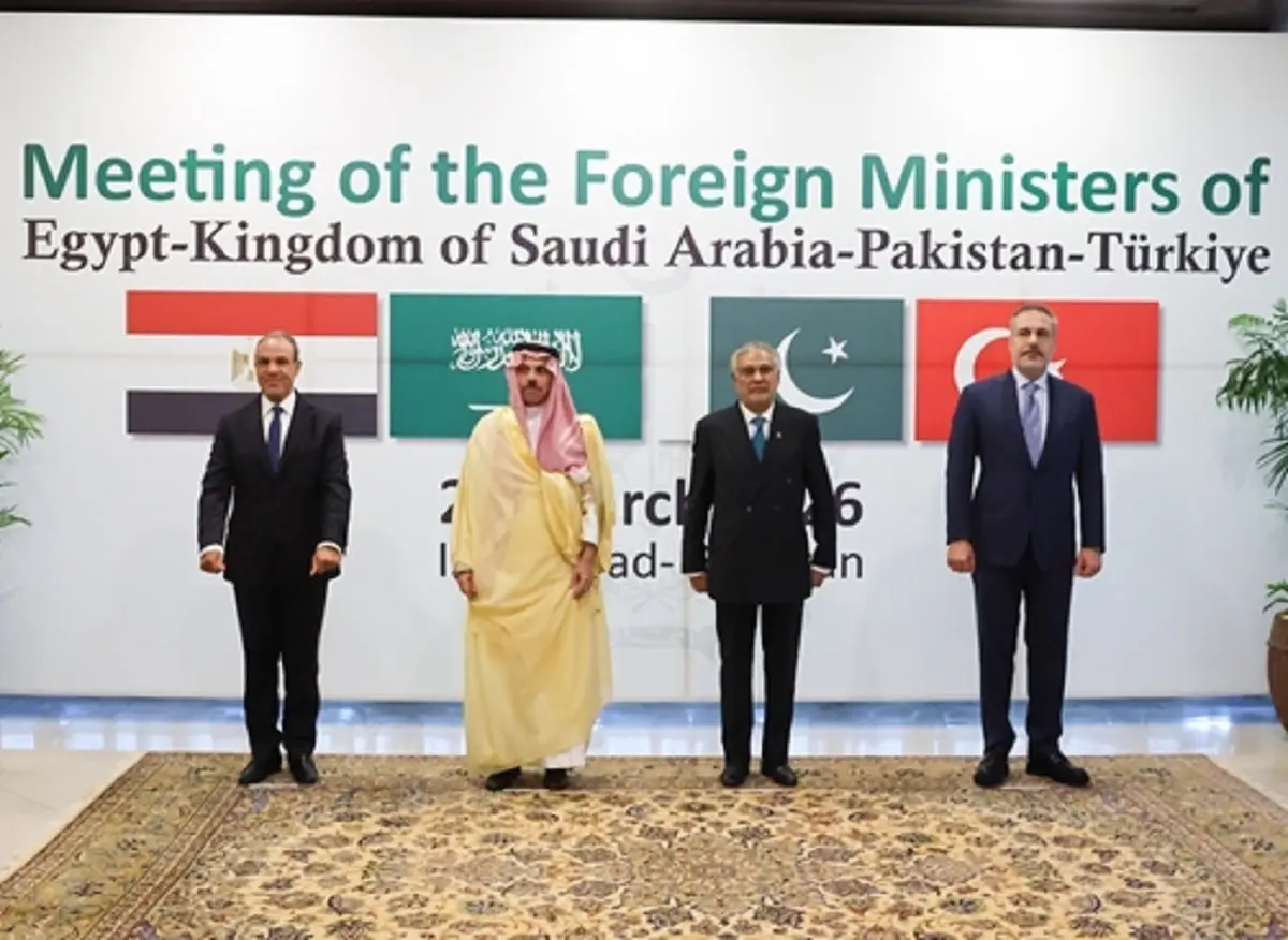 ادعای رویترز: ترکیه، مصر و عربستان ممکن است کنسرسیومی برای مدیریت جریان نفت در تنگه هرمز تشکیل دهند | پاکستان اعلام کرده که در این کنسرسیوم شرکت نخواهد کرد 