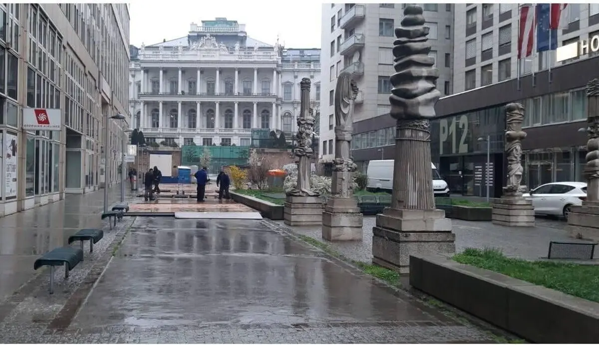 جمع‌آوری چادر خبرنگاران در مقابل هتل محل مذاکرات وین 