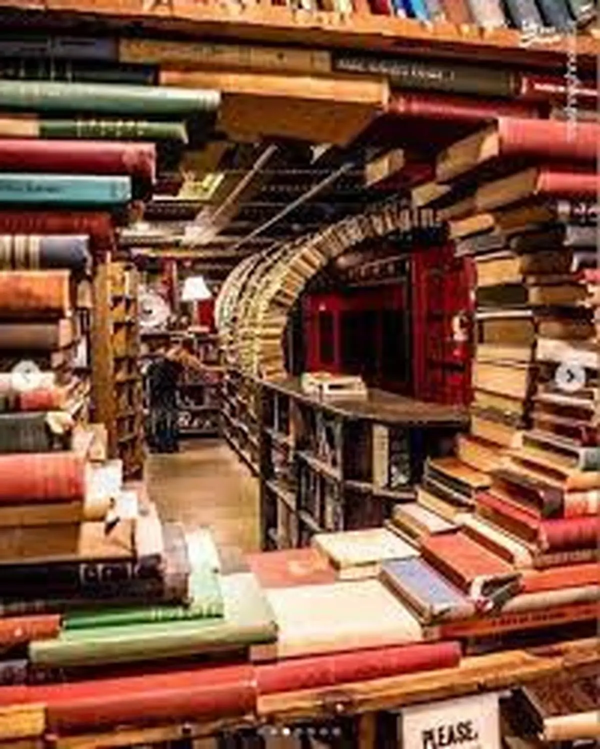 چطور بتونیم بیشتر کتاب بخونیم؟ | کتابخوانی در دنیای آشفته؛ پناهگاهی برای ذهنهای خسته