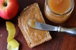 طرز تهیه کره سیب | یک مزه متفاوت که می‌تونی داخل کیک و شیرینی ازش استفاده کنی! +ویدئو
