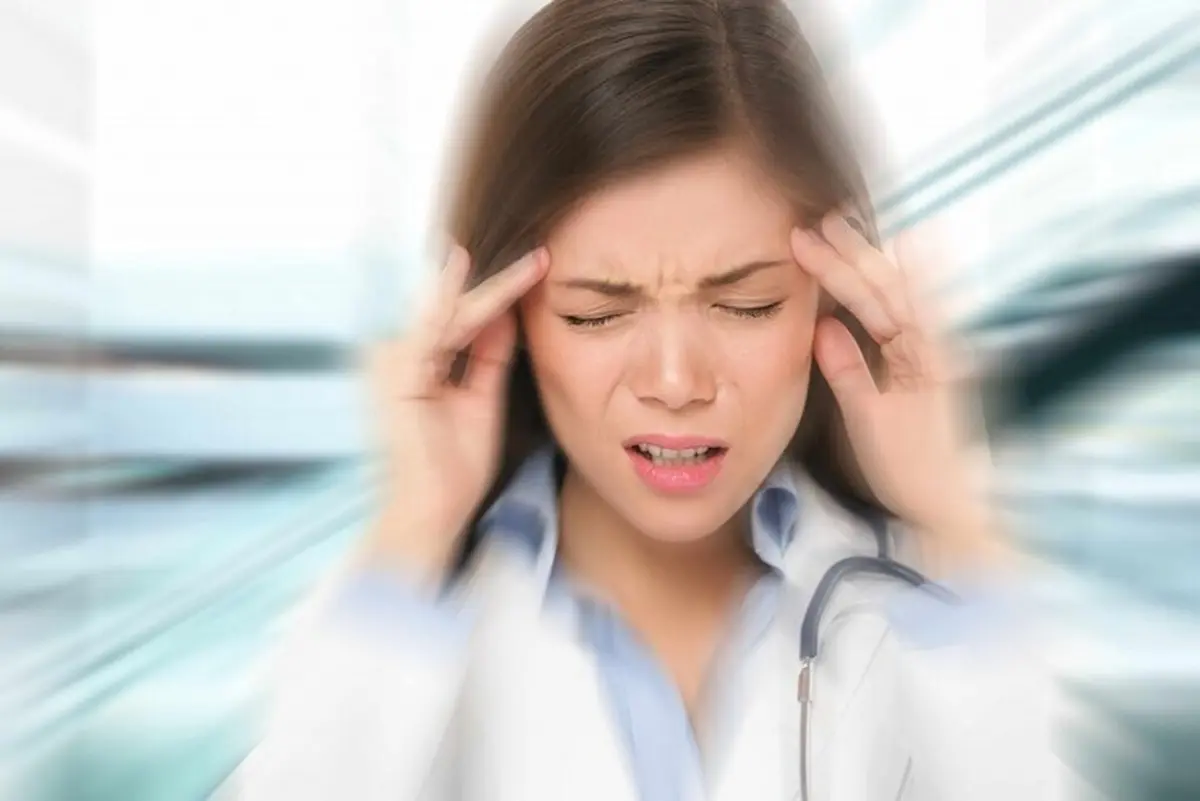 سردردها چند نوع هستند؟ | مردان بیشتر سردرد می‌گیرند یا زنان